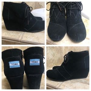 EUC Toms Black Desert Wedge